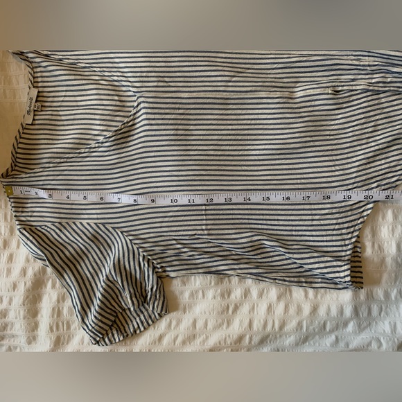 Madewell Novel Tie-Front V-Neck Top in Blue/White Stripe, size Medium Petite - Picture 2 of 7